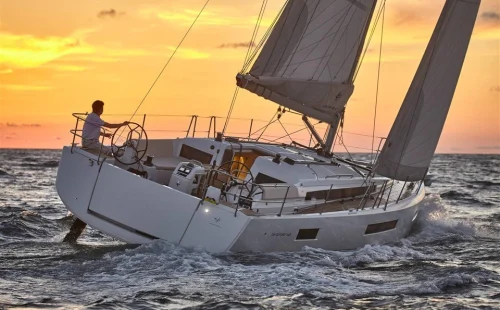 sun odyssey 440 sailing